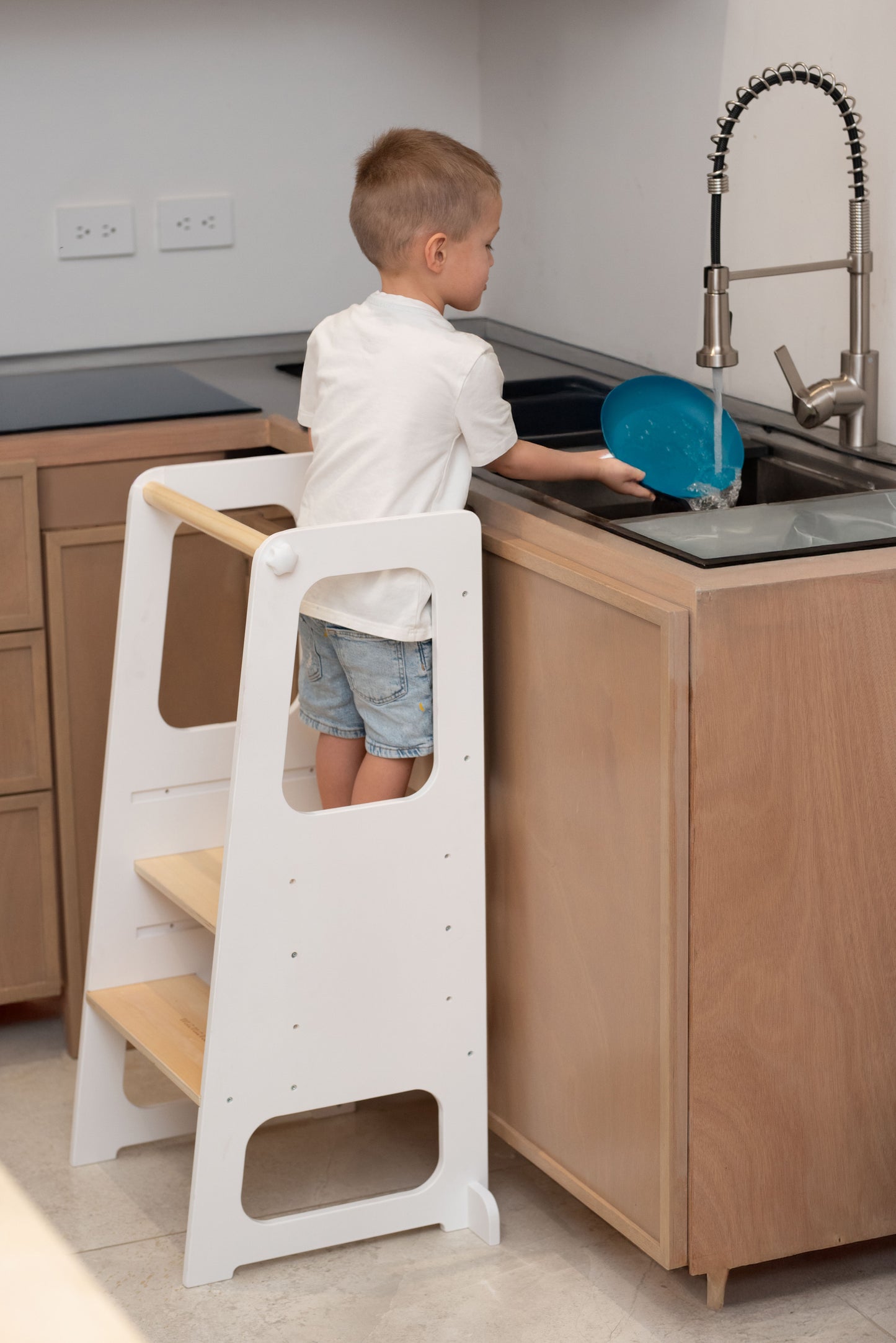 Torre de 3 niveles y pizarrón